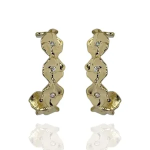 BRINCO EAR HOOK FLORES E MIOLO DE ZIRCÔNIA