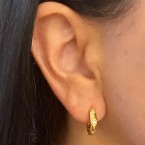 ARGOLAS COM DETALHES CRAVEJADOS