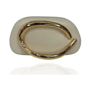 CLuTCH DETALHE DE MÃO DOURADO