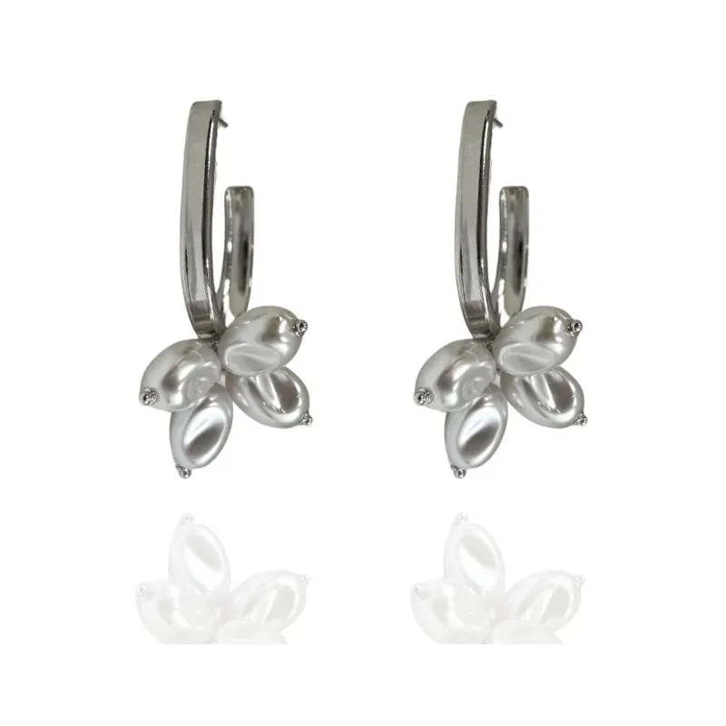 ARGOLA COM CACHO DE PÉROLAS