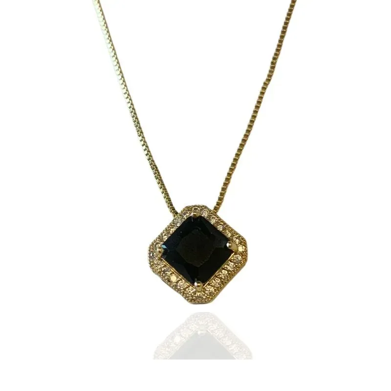 COLAR QUADRADO PEDRA E CRAVAÇÃO EM VOLTA COLAR QUADRADO PEDRA E CRAVAÇÃO EM VOLTA