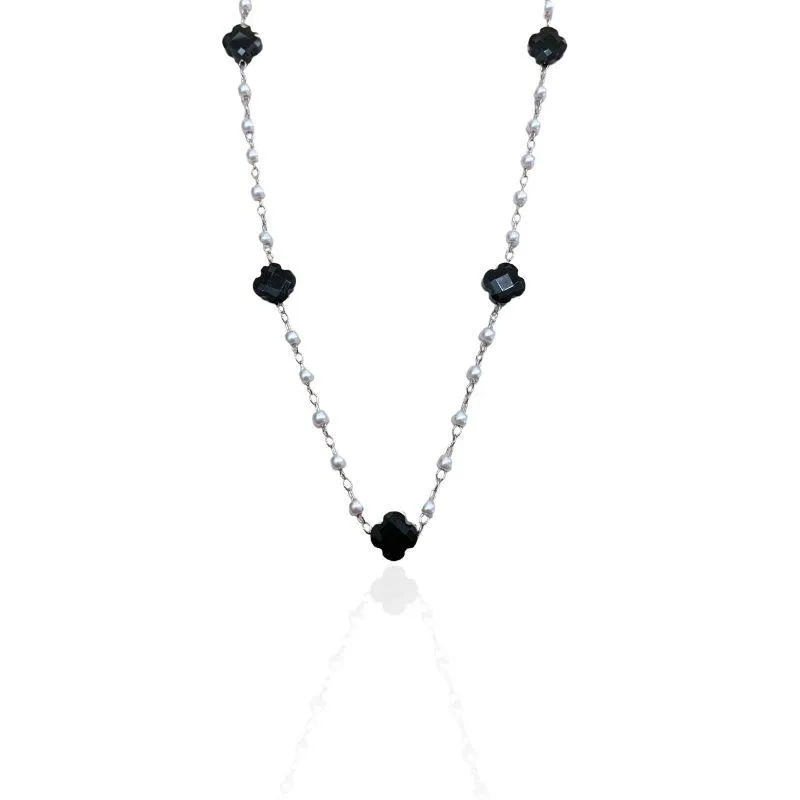 CHOKER PÉROLAS E TREVOS