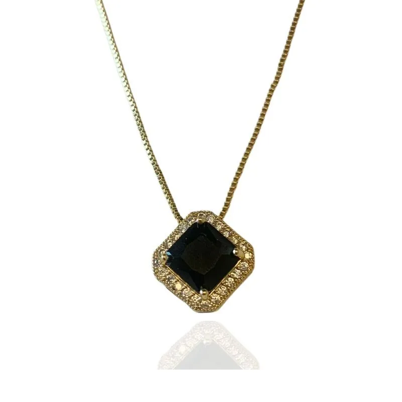 COLAR QUADRADO PEDRA E CRAVAÇÃO EM VOLTA COLAR QUADRADO PEDRA E CRAVAÇÃO EM VOLTA