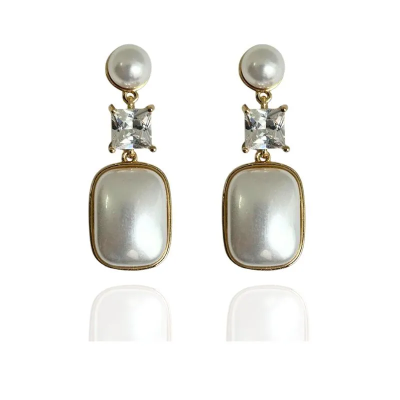 BRINCO FESTA PÉROLAS E ZIRCÔNIA QUADRADA